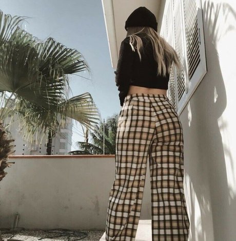 Bruna Dos Anjos かわいいスター 写真