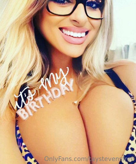taystevensfree 美しいモデル 写真