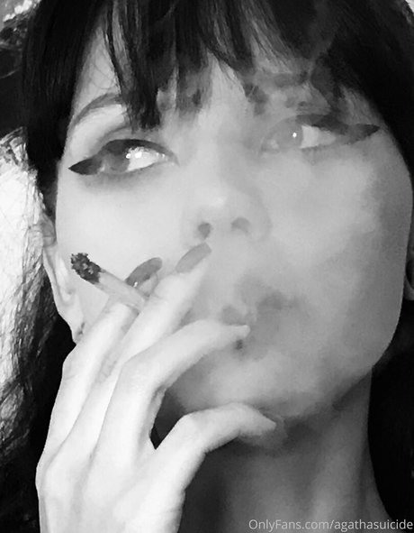 blvckchxrry ポルノスター HD ギャラリー