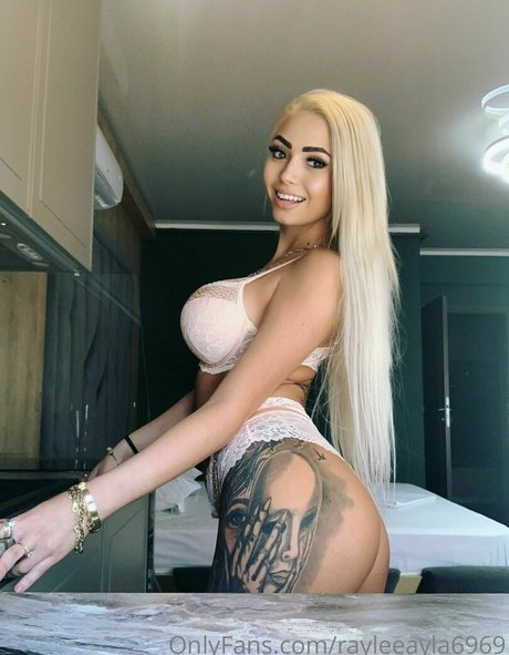 rayleewilson 美しいポルノスター 写真