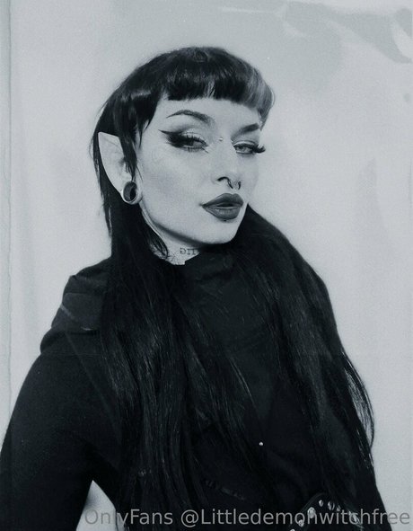 littledemonwitchfree ヌードモデル 写真