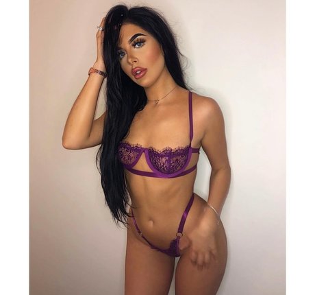 Emily Oldring 美しい女優 画像