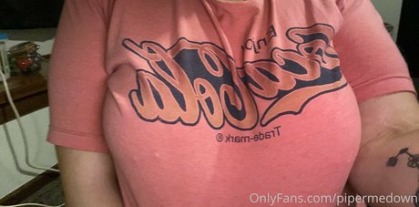 ベビーシッターオンリーファンズ セクシー裸 写真