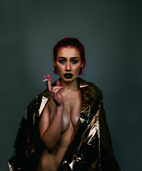 Agata Dziarma ポルノモデル 写真