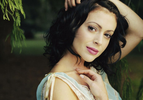 Alyssa Milano ヌードモデル ギャラリー