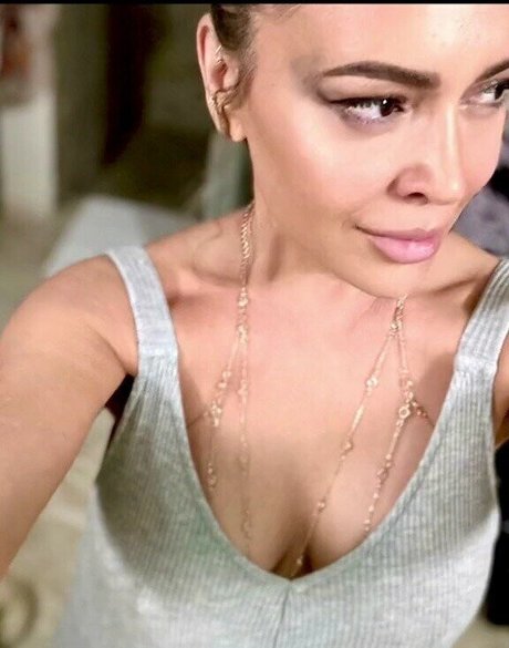 Alyssa Milano ヌードモデル アーカイブ