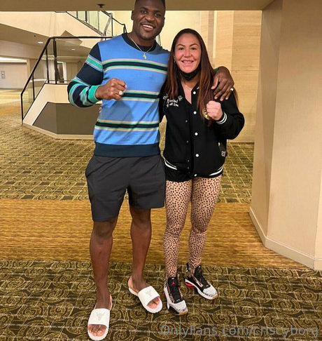 criscyborg エロティックなスター 写真