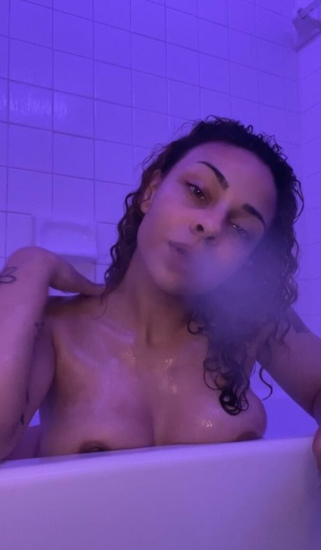 lilylightskin ポルノモデル 写真