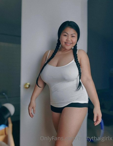 bustythaigirlx ポルノスター トップ 写真