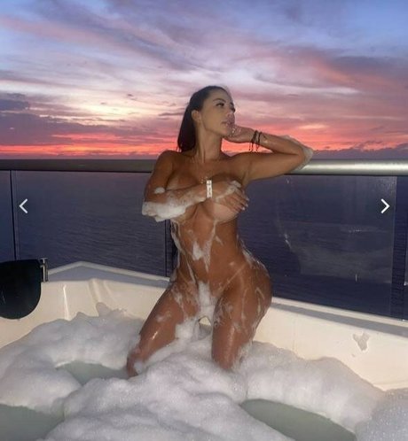 Jakeline Serna ホットスター 写真