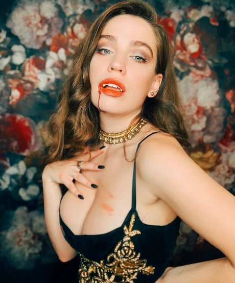 Stephanie Oustalet トップ女優 アーカイブ