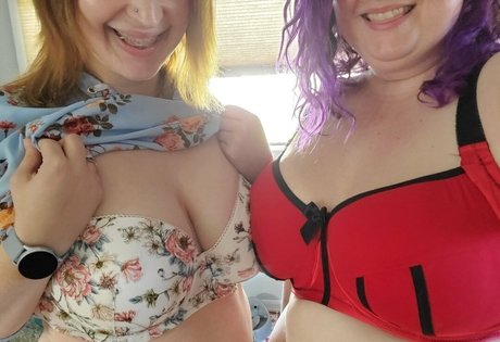 paigesteelexxx かわいいモデル 写真