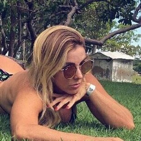 Eliza Nery ポルノスター エロティック 写真