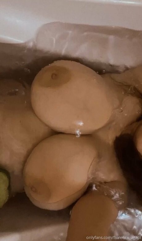 florence agapi 美しいスター 写真