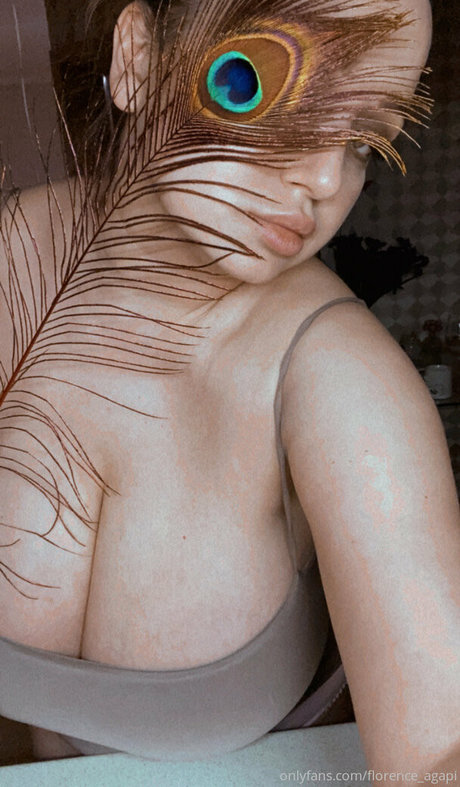 florence agapi トップ女優 写真