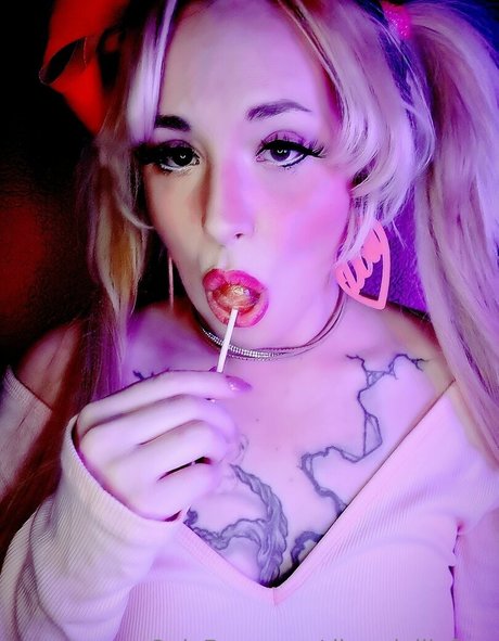 dizzydolliefree ヌードのポルノスター 写真