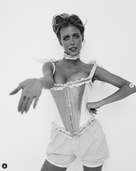 Oxana Streltsova アートモデル 写真