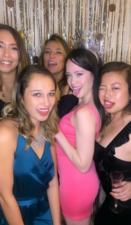 jenhearts247 セクシーなスター 写真