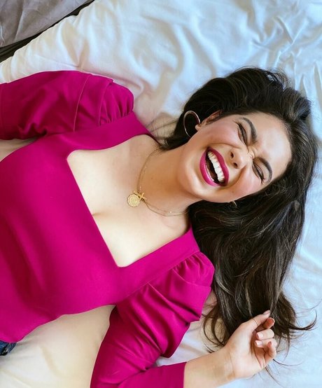 Aulii Cravalho ポルノスター 無料 写真