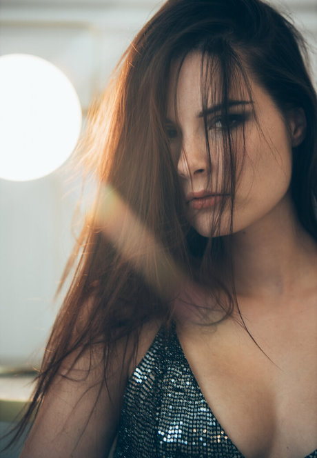 Laure Surlerivage かわいいモデル 写真