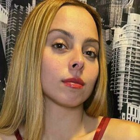 ameliawhisper top profile image