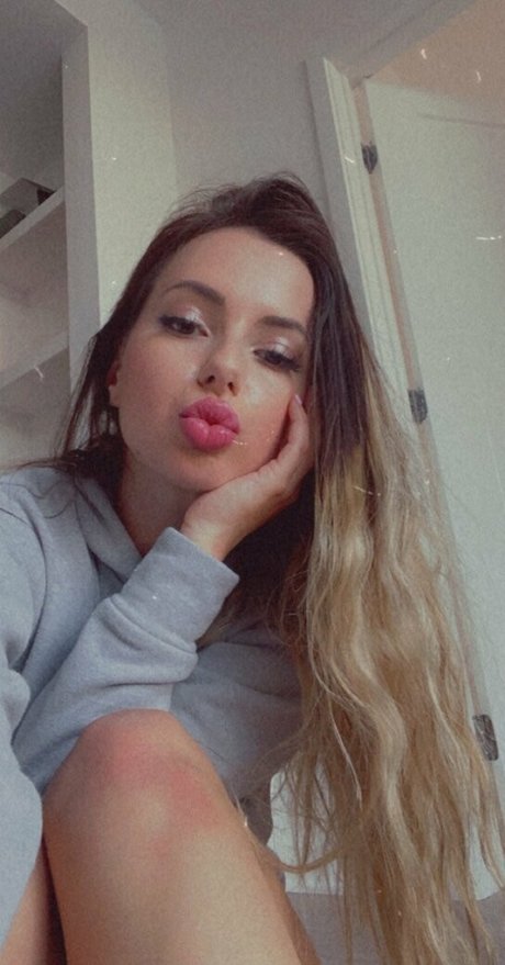 mollina rae HDモデル 画像