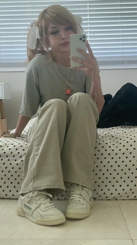 yourluvrgrl 美しいモデル 写真