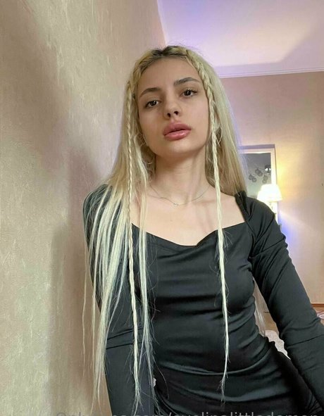 evelinalittledemon セックス女優 写真