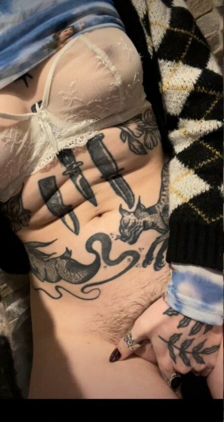 IvyElf ポルノスター 写真