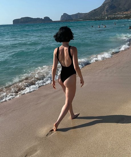 Chloe Hodgson HDモデル 写真