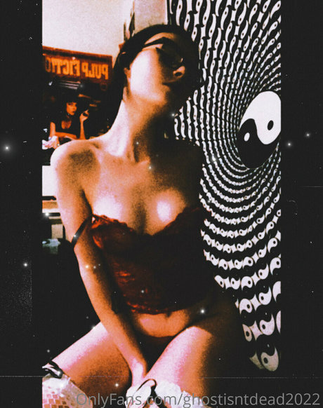 ghostisntdead2022 ポルノスター 写真