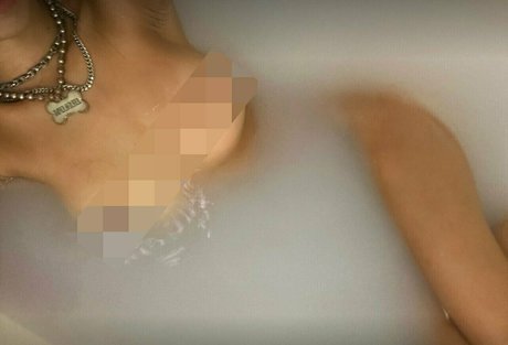 natashaalana ヌードモデル 写真