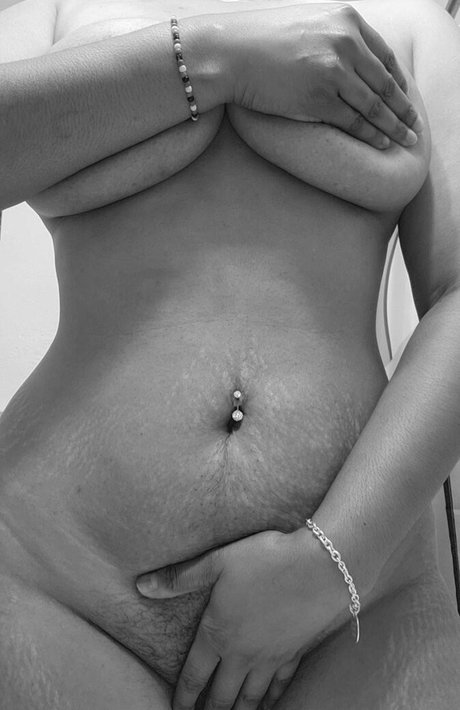 Nickey James アダルトスター 写真