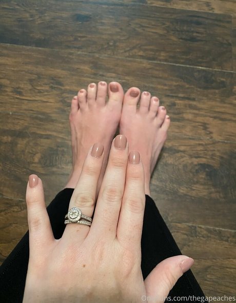 hotwife peachesfree 美しいポルノスター 写真