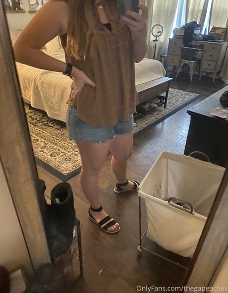 hotwife peachesfree ポルノ女優 写真