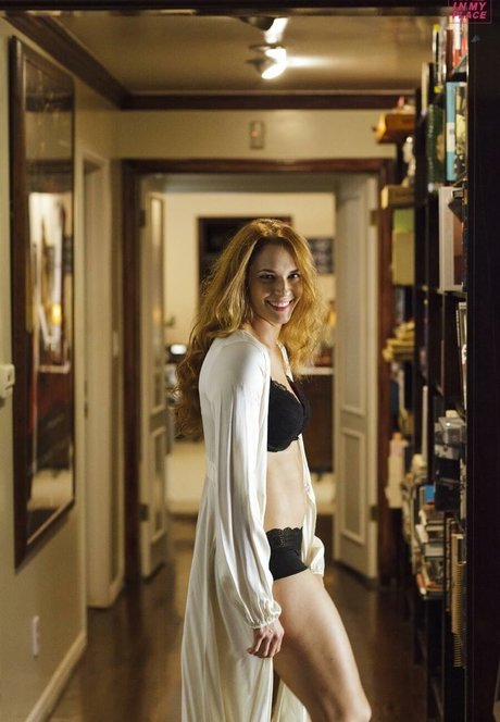 Amanda Righetti エロティックなスター 写真