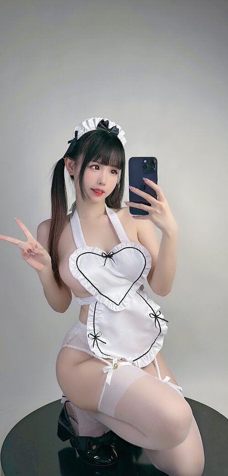 Mikomikoww アートモデル 写真