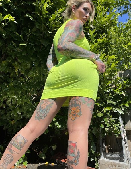 ぽっちゃりブロンドオンリーファンズ ホットセックス 写真