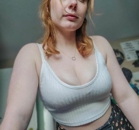 Lily Rogue profile image