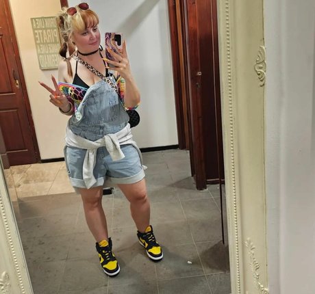constanceflame ホットなモデル 写真
