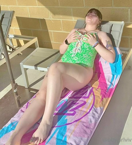 bbygirlviv 素敵なモデル 写真