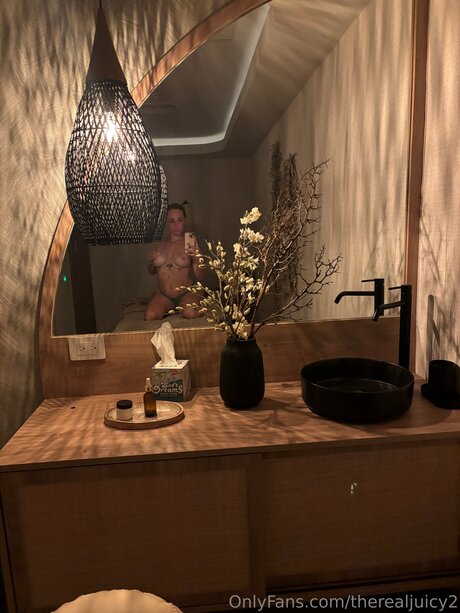 therealjuicy2 セックスモデル 写真