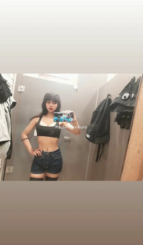 Kuro Emma かわいいポルノスター 写真