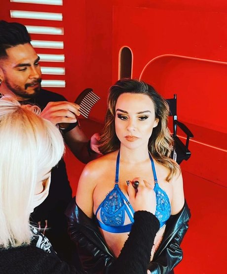 Danielle Harris ポルノスター セックス ギャラリー