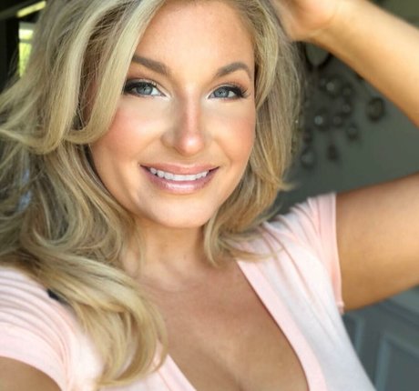 Ashley Bridges かわいいスター アーカイブ