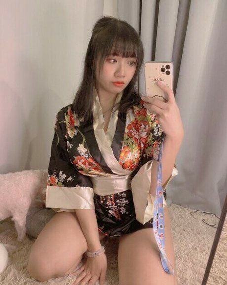 momokoxoxo ポルノスター アート 写真
