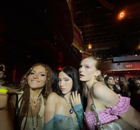 Sophia Haggerty 裸のモデル 写真