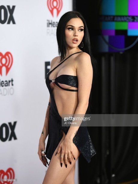 Maggie Lindemann ポルノモデル 写真