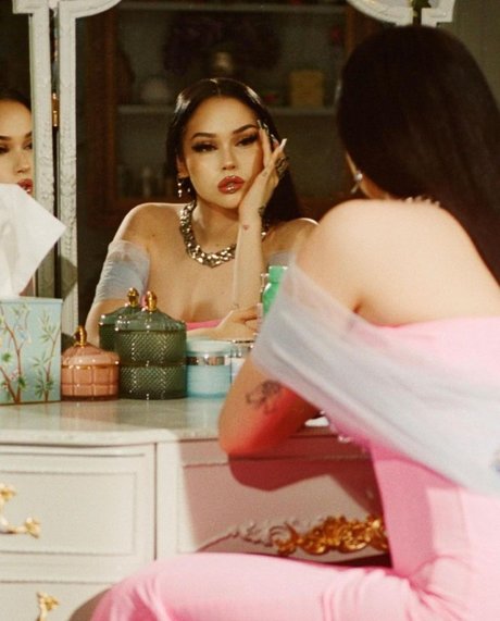 Maggie Lindemann top profile image