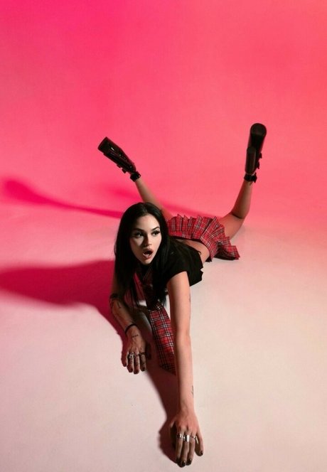 Maggie Lindemann 素敵なポルノスター 写真